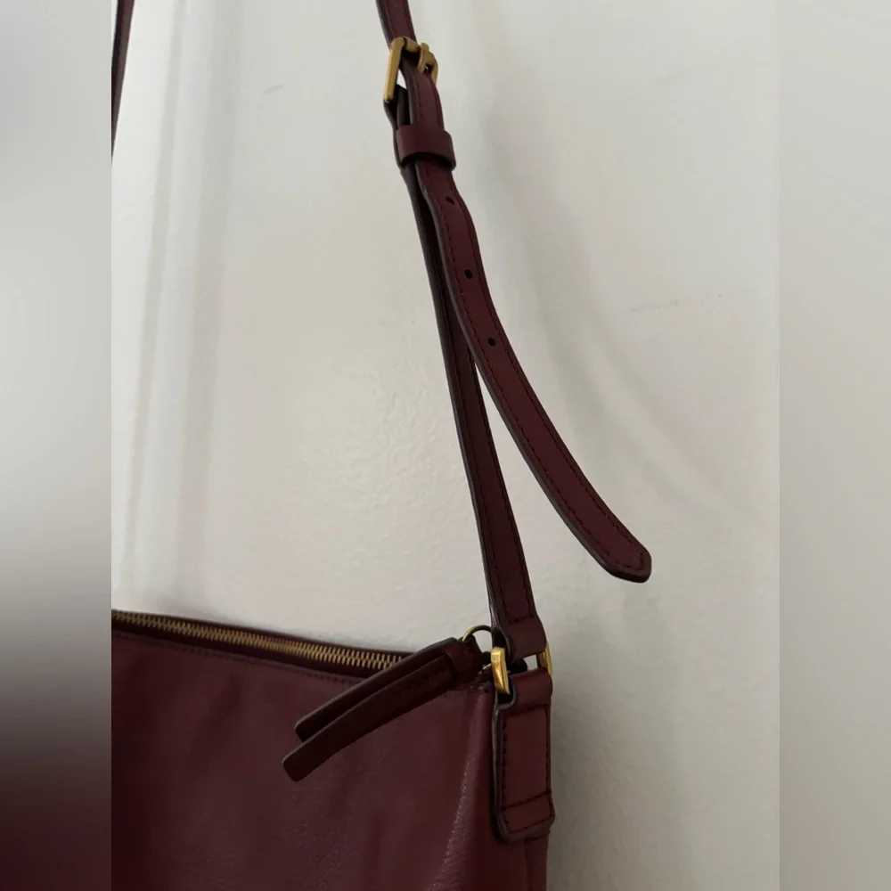 Fossil Burgundy Leather Crossbody Key Charm - Picture 7 of 13
